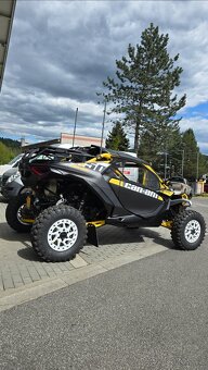 Can-Am Maverick R RS DCT SAS 999T - 2
