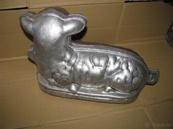 velikonoční beránek stará litinová forma - 2