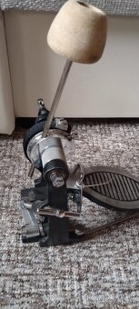 PRODÁM Sonor Panther Z5370b pedál k basovému bubnu. - 2