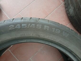 PNEU CONTINENTAL 245/45 R19 - 2