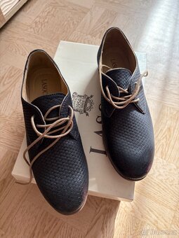 Polobotky lasocki - 2