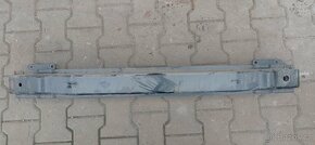 Passat b8 výztuha nárazníku. - 2