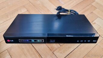Blu-Ray přehrávač LG BP440, 3D - 2