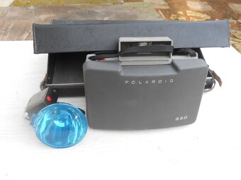 Polaroid 330 - 2