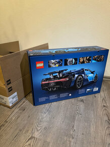 LEGO Technics 42083 Bugatti Chiron 10/10 - 2