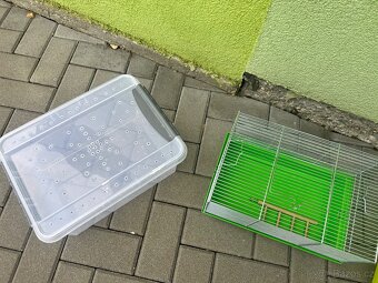 Klece na menší hlodavce a převozní přepravka. - 2