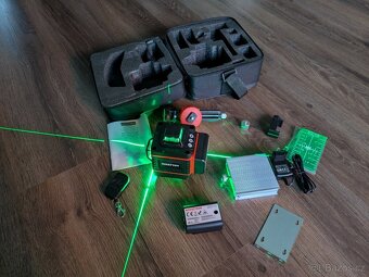 Samonivelační laser 3x360° 12 linií + DÁLKOVÉ OVLÁDÁNÍ - 2