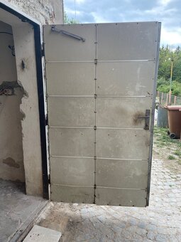 Garážové vrata dvoukřídlá s rámem - 2