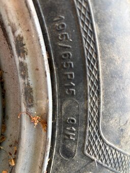Komplet 4 kola pneu 195/65/R15 vc. Disku orig Ford - 2