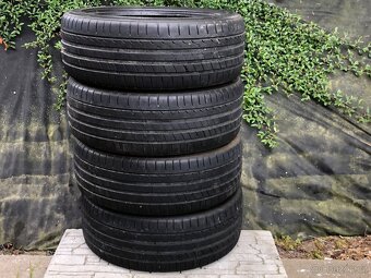 225/45r18 - 2