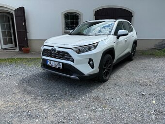 Toyota RAV4 2,5 Hybrid Automat,Dph, Najeto jen 49tis. - 2