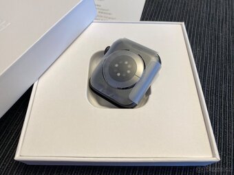 NOVÉ Apple Watch Series 6 Nike+ 44mm Space Gray - 2