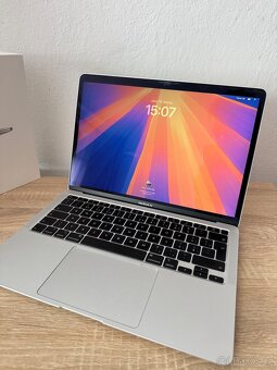 MacBook Air 13” 2020 Intel i3 - 2