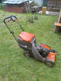 Benzínov sekačka Husqvarna - 2