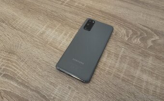 Samsung Galaxy S20 (128 GB) jako nový - 2