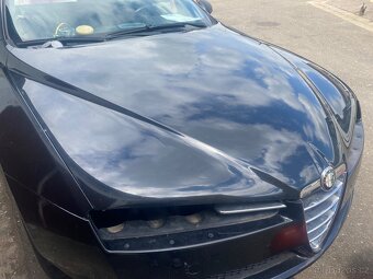 Kapota Alfa Romeo 159 - 2
