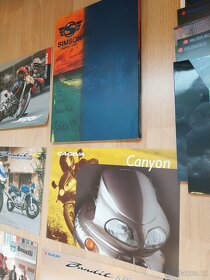 Vzácné prospekty a knížečky motocykly od 90. let - 2