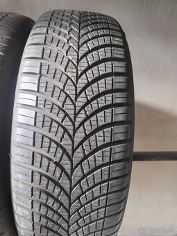 2xzimní pneu 195/60/18.Goodyear. - 2