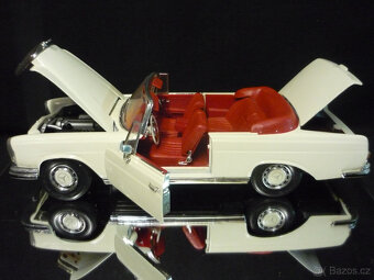 Mercedes Benz 280 SE Automatic Maisto 1/18 - 2