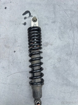 zadní pružina a tlumič k BMW K1100 RS - 2