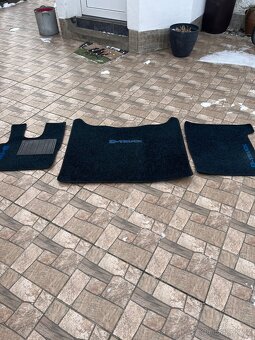 Koberečky + stůl do Dafu - 2