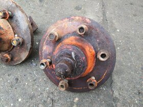 Přední náboje Zetor URI - 2