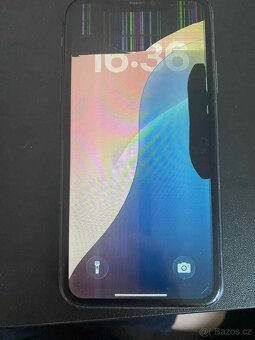 IPhone 11 - poškozený - 2