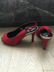 Červené podpatkové boty - 2