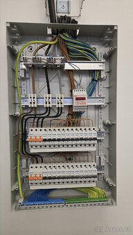 Rozvaděče elektřiny včetně jističů - 2