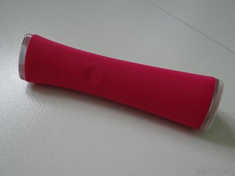 FOREO Espada pero s modrým světlem na akné - 2
