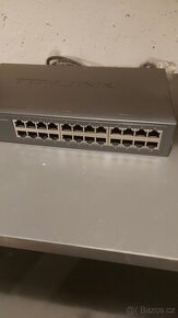 TP-Link TL-SG1024D - 2