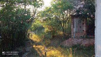 Chatička v sadu - 2