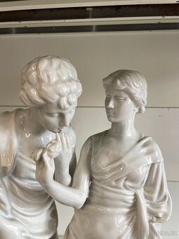 Velká porcelánová socha Milenci Royal DUX poškozená - 2