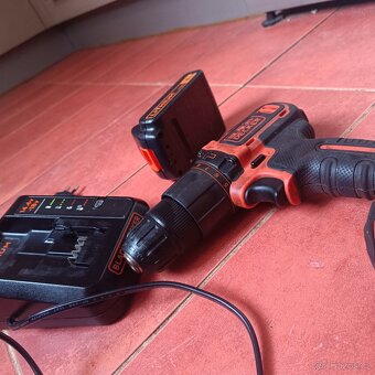 Black and Decker AKU vrtačka - 2