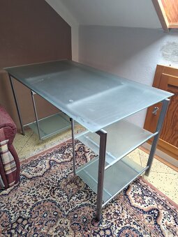 Stul se sklenenou deskou - 2