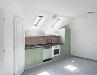 Pronájem bytu 3+kk, 75 m² Staré Město - 2