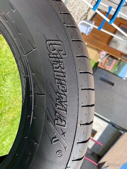 Pneu 235/65r17 pár - 2
