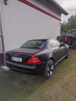 MB SLK 2,3i kompresor 5st manuál - 2
