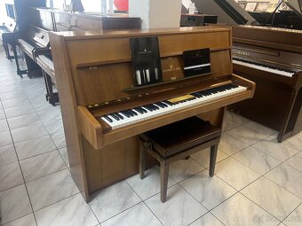 Steinway & Sons mod. Z 114 se zárukou 5 let, doprava zdarma - 2
