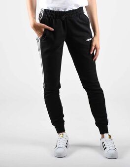 ADIDAS DÁMSKÉ BAVLNĚNÉ TEPLÁKY L-XL - 2