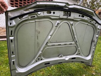 Kapota na Golf 4 - 2