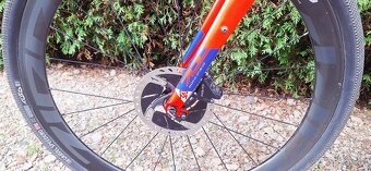 Grave-l Rock Machine CRB 700 - 2
