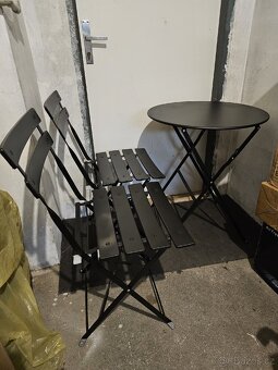 Set dvou židlí a stolku - 2