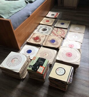 STAROŽITNÉ ORIGINÁLNÍ GRAMOFONOVÉ DESKY VŠE 1499 Kč - 2