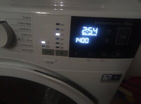 Electrolux PERFECTCARE 700 - 2