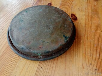 8 ks závaží a váhová miska - 2