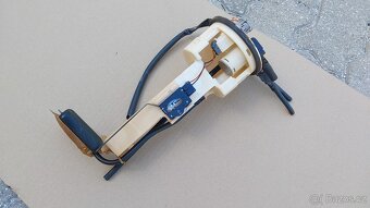 Suzuki Jimny – Sací koš s palivoměrem - 2