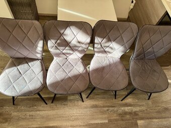 4 čalouněné jídelní židle - 2