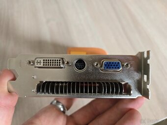 GIGABYTE GV-RX16P256DE-RH grafická karta GDDR2 - 2