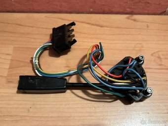 Prepínač stieračov Škoda, Karosa... - 2